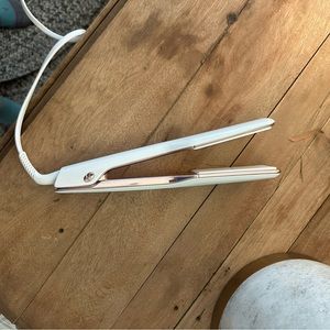 T3 single pass hair straightener